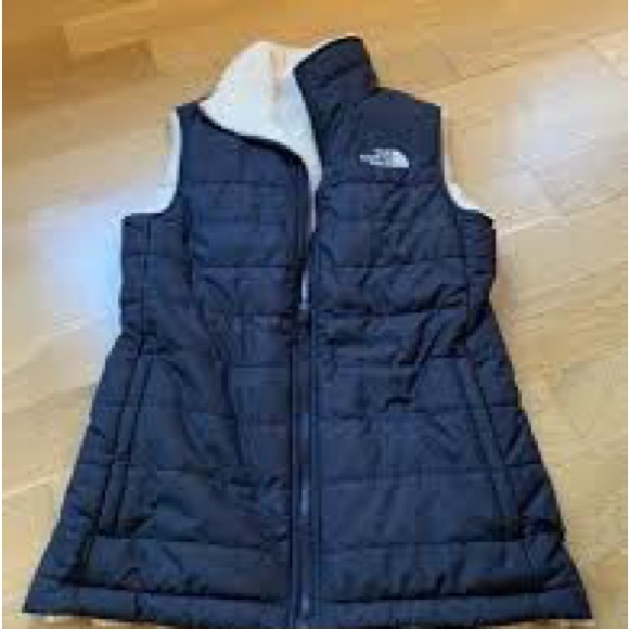 PRE-OWNED SIZE S/M The North Face Women's Blue and Cream reversible Vest - Picture 2 of 11